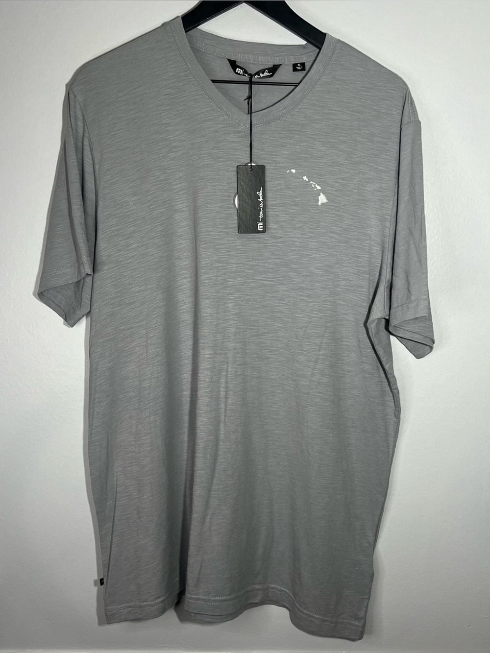 Travis Mathew Golf Cloud V-Neck Tee Shirt Mens XL Grey Hawaii Collection NWT